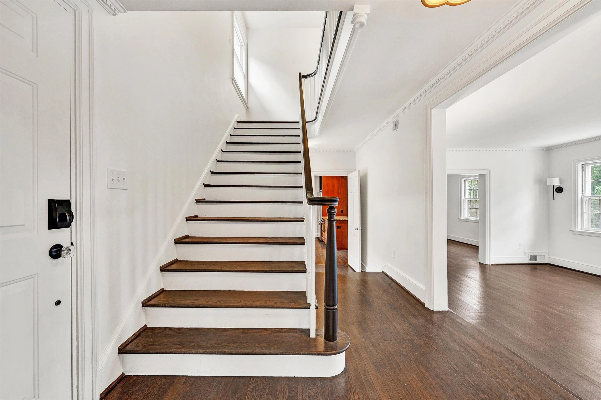 2836 Jefferson ST - Photo 10