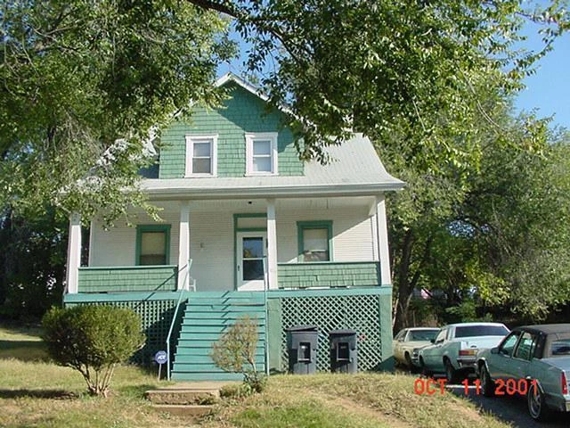 1211 Hanover AVE