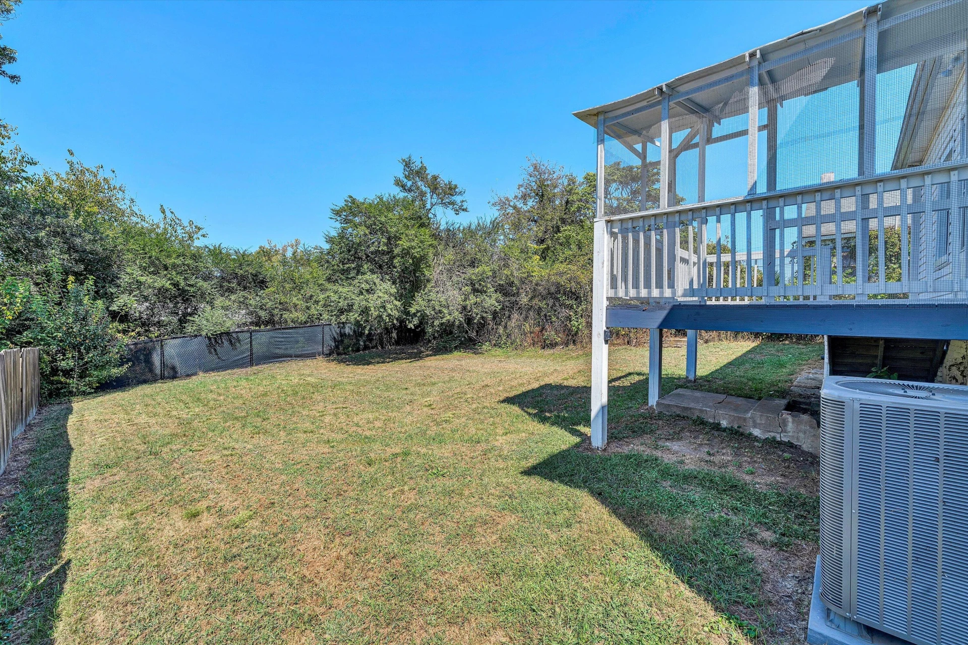2225 Sabine ST - Photo 23