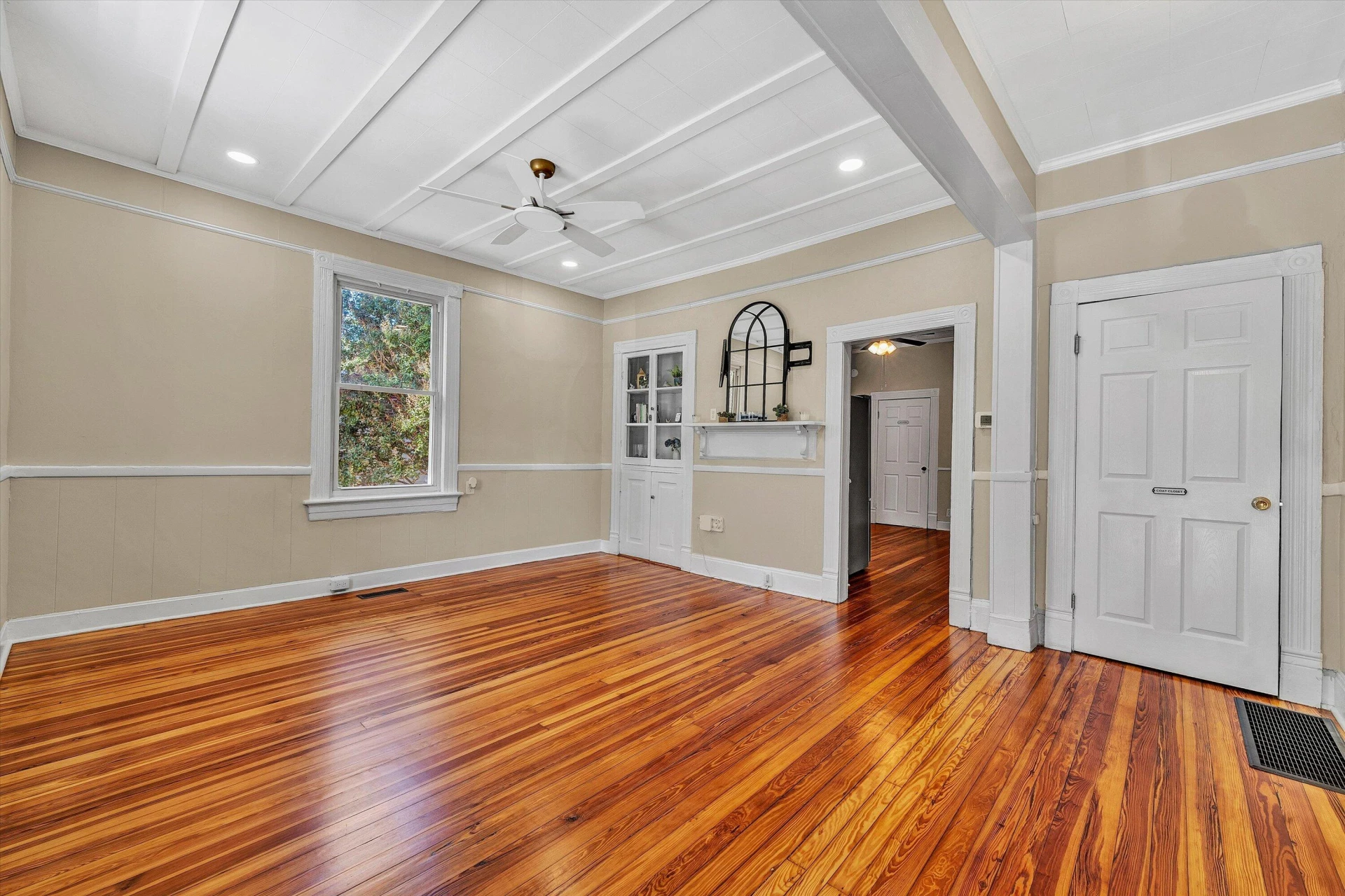 2225 Sabine ST - Photo 6