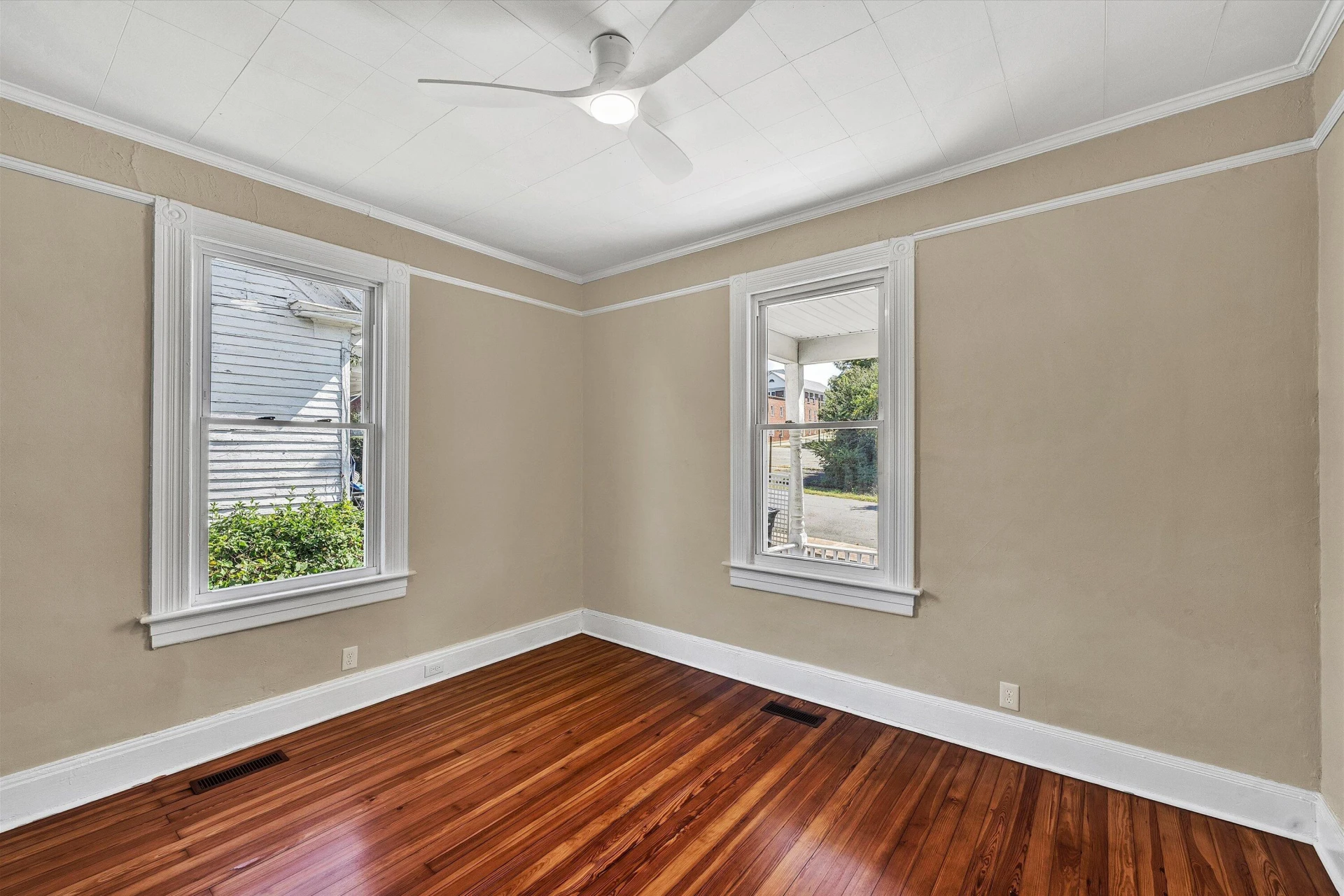 2225 Sabine ST - Photo 9