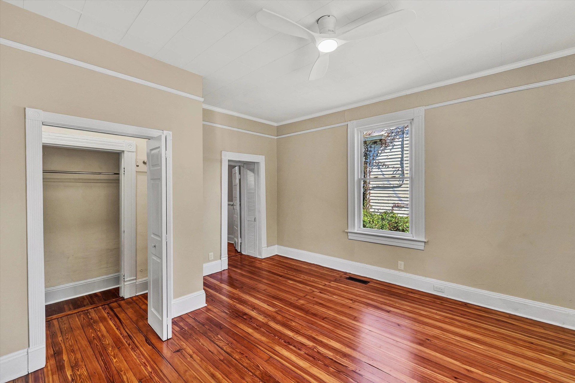 2225 Sabine ST - Photo 10