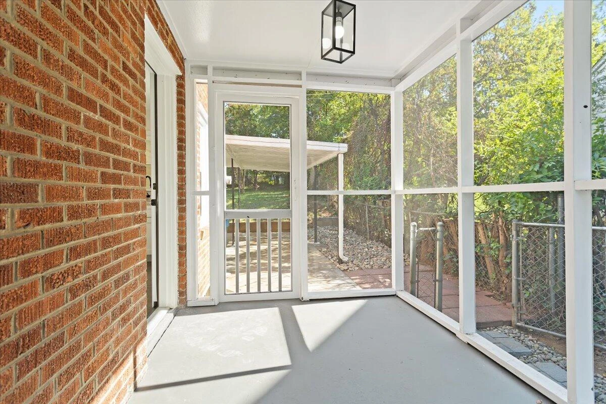 2622 Edgewood ST - Photo 12