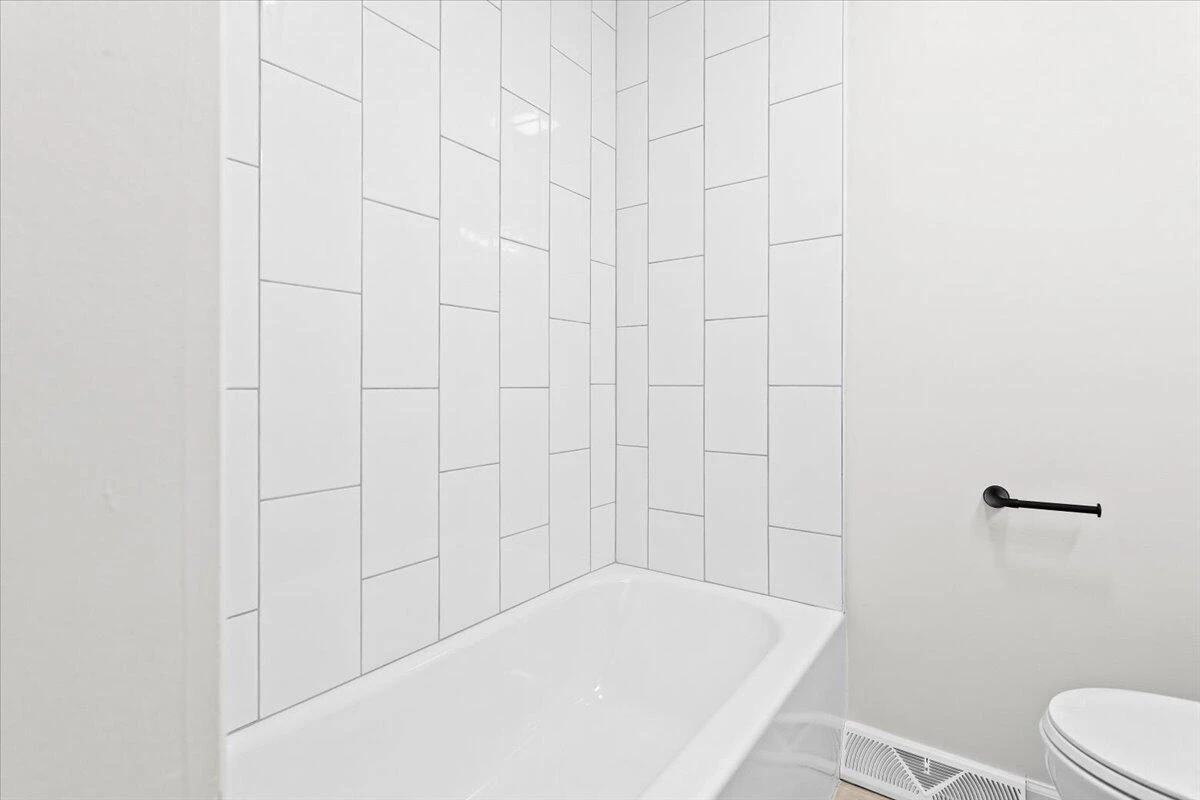2622 Edgewood ST - Photo 21