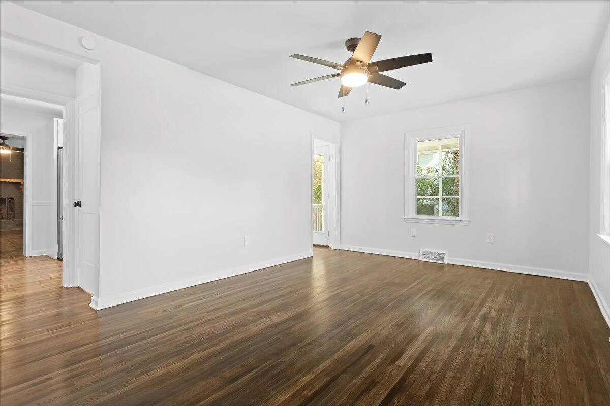 2622 Edgewood ST - Photo 3