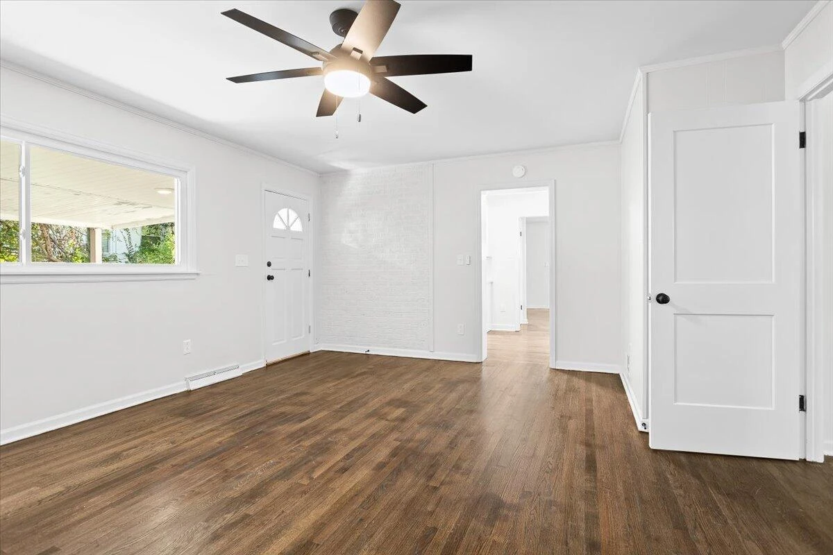 2622 Edgewood ST - Photo 5