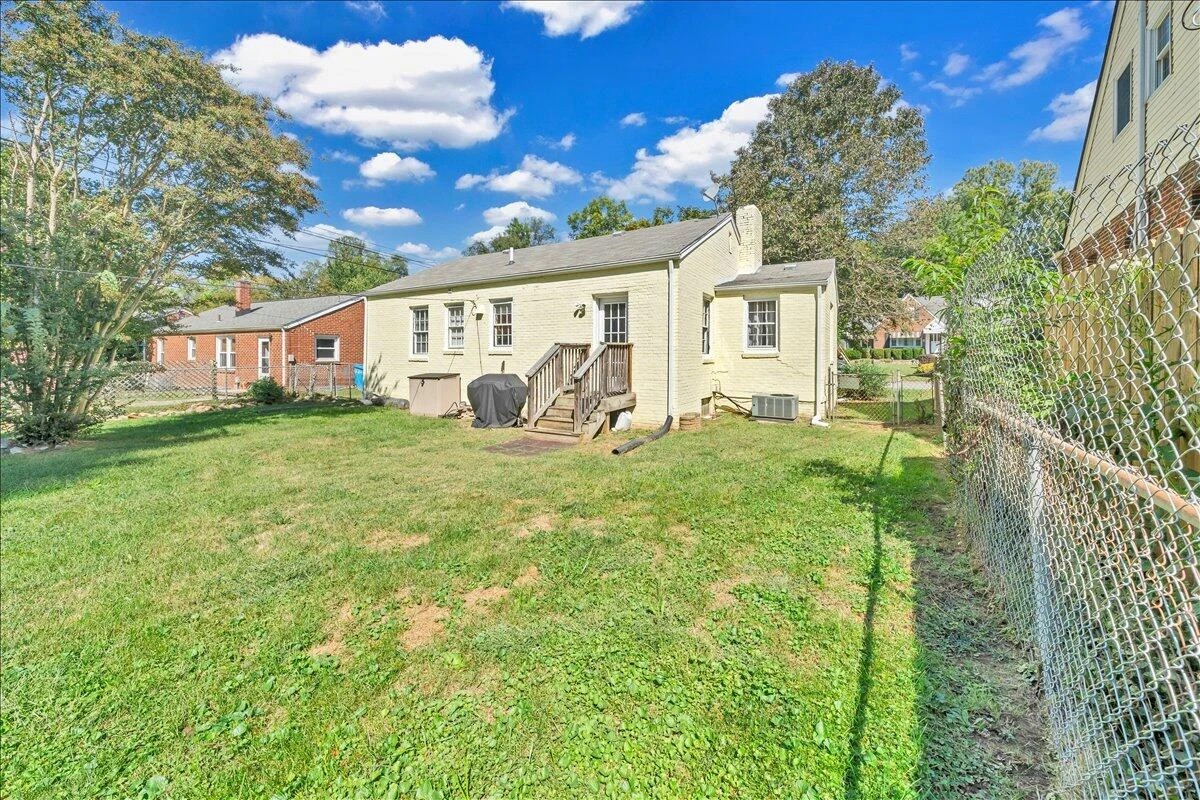 1842 Carlton RD - Photo 13