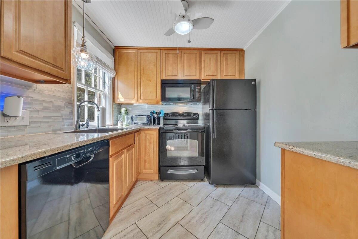 1842 Carlton RD - Photo 21