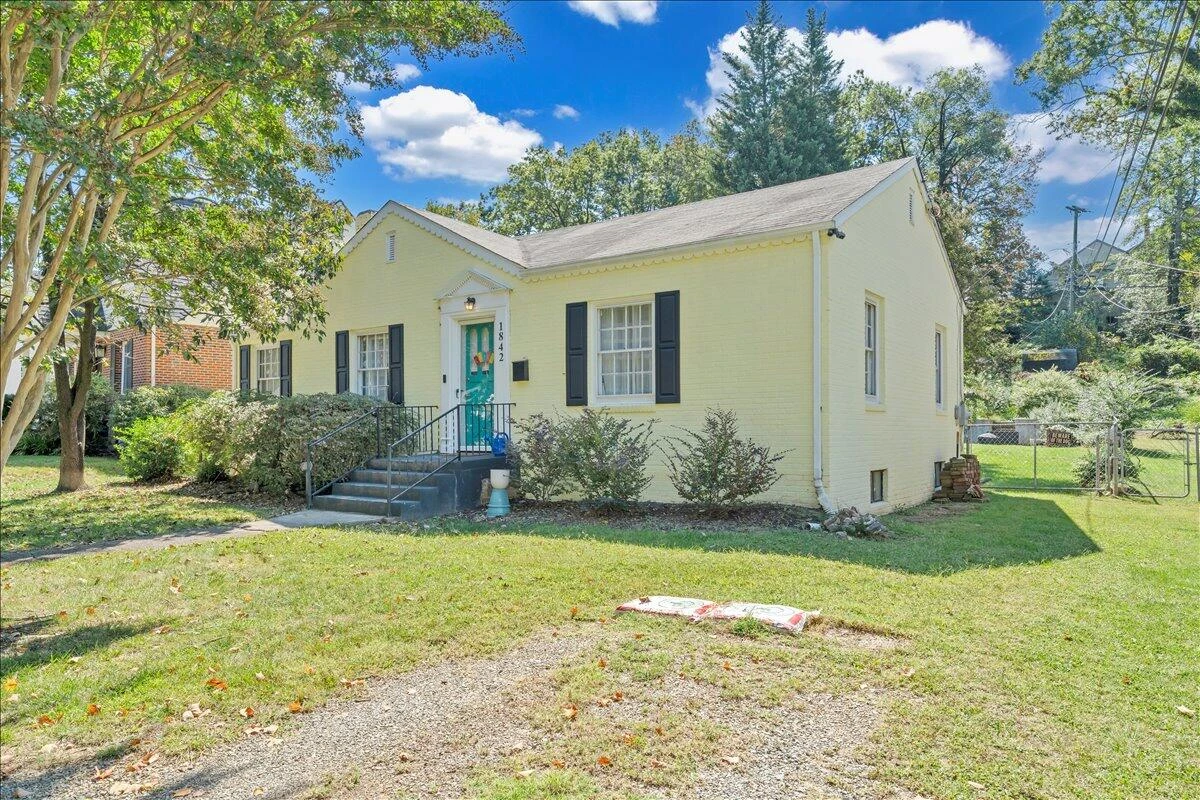 1842 Carlton RD - Photo 8