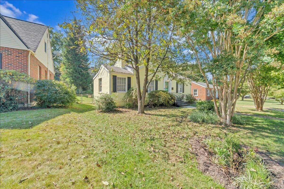 1842 Carlton RD - Photo 9