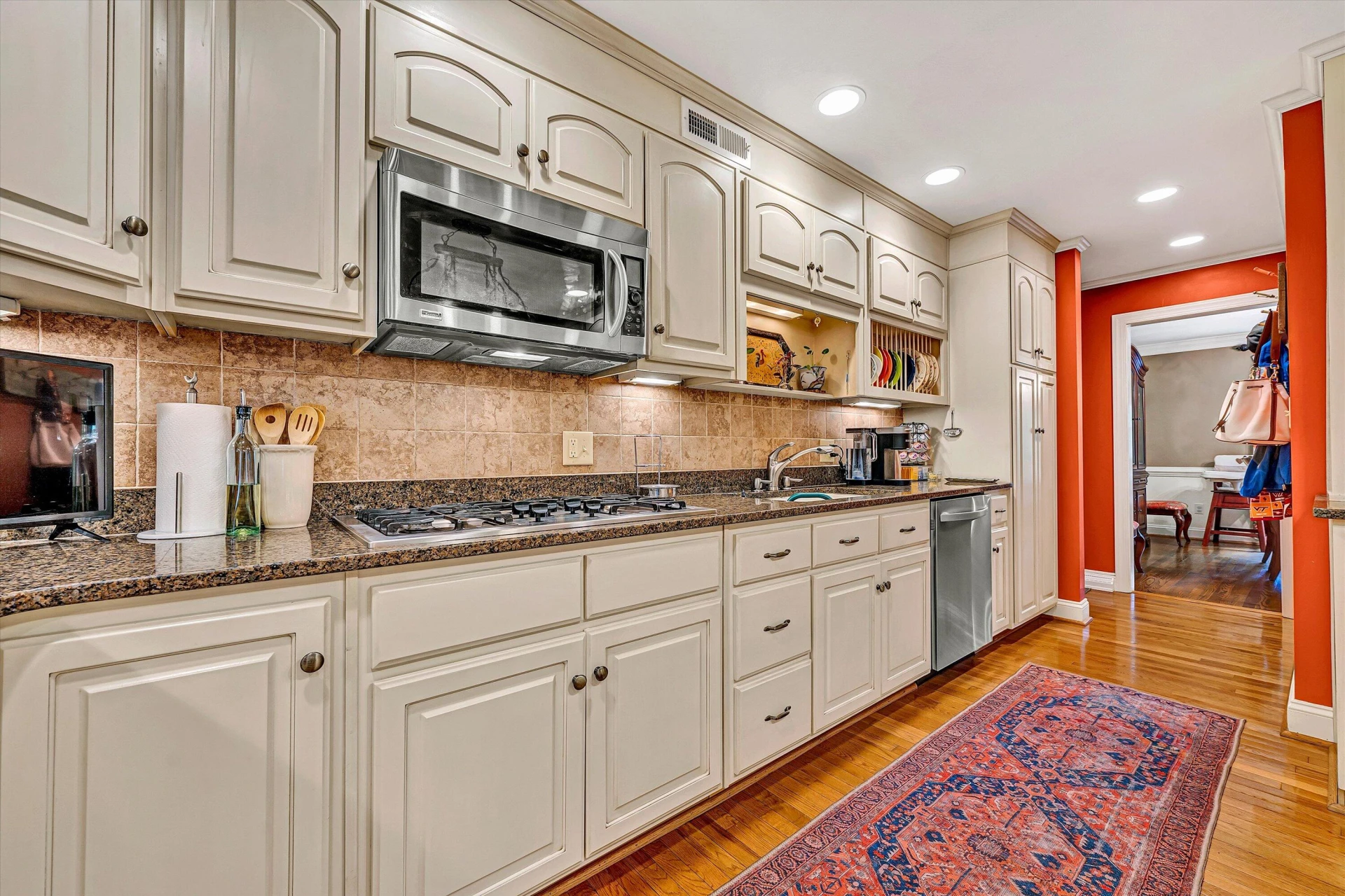 714 Wildwood RD - Photo 18
