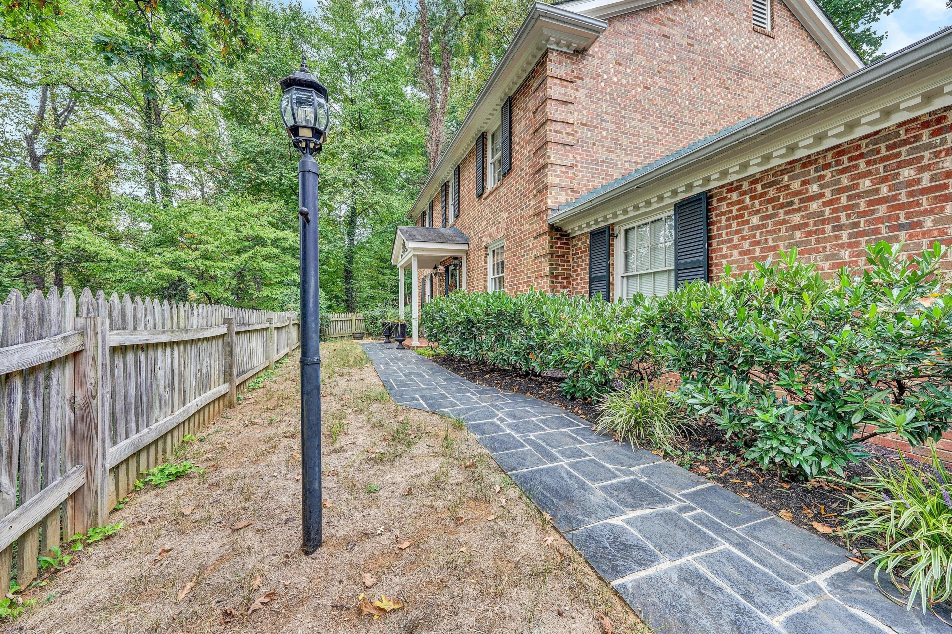 714 Wildwood RD - Photo 7