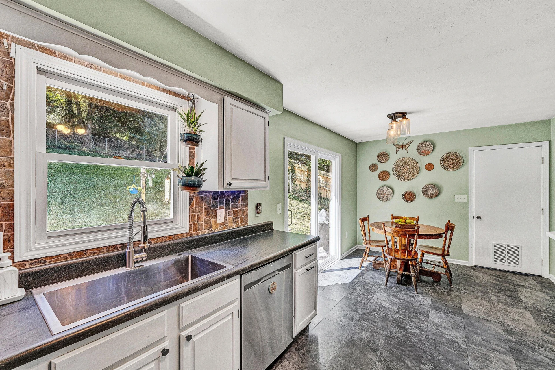 1925 Edgerton AVE - Photo 11