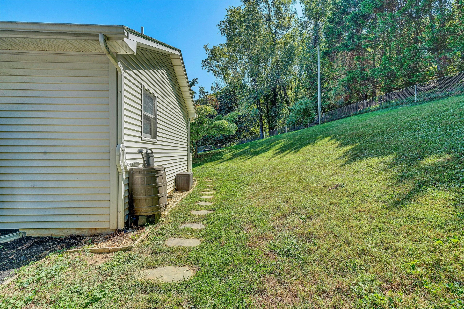 1925 Edgerton AVE - Photo 26