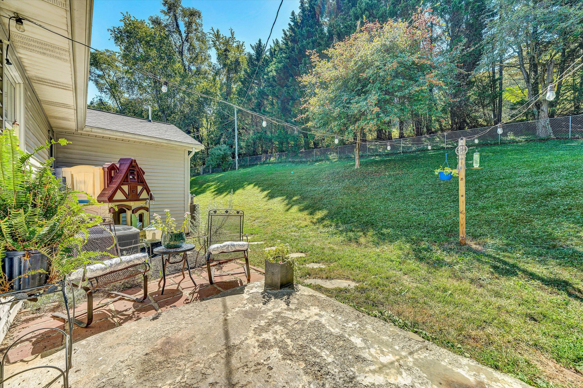 1925 Edgerton AVE - Photo 27
