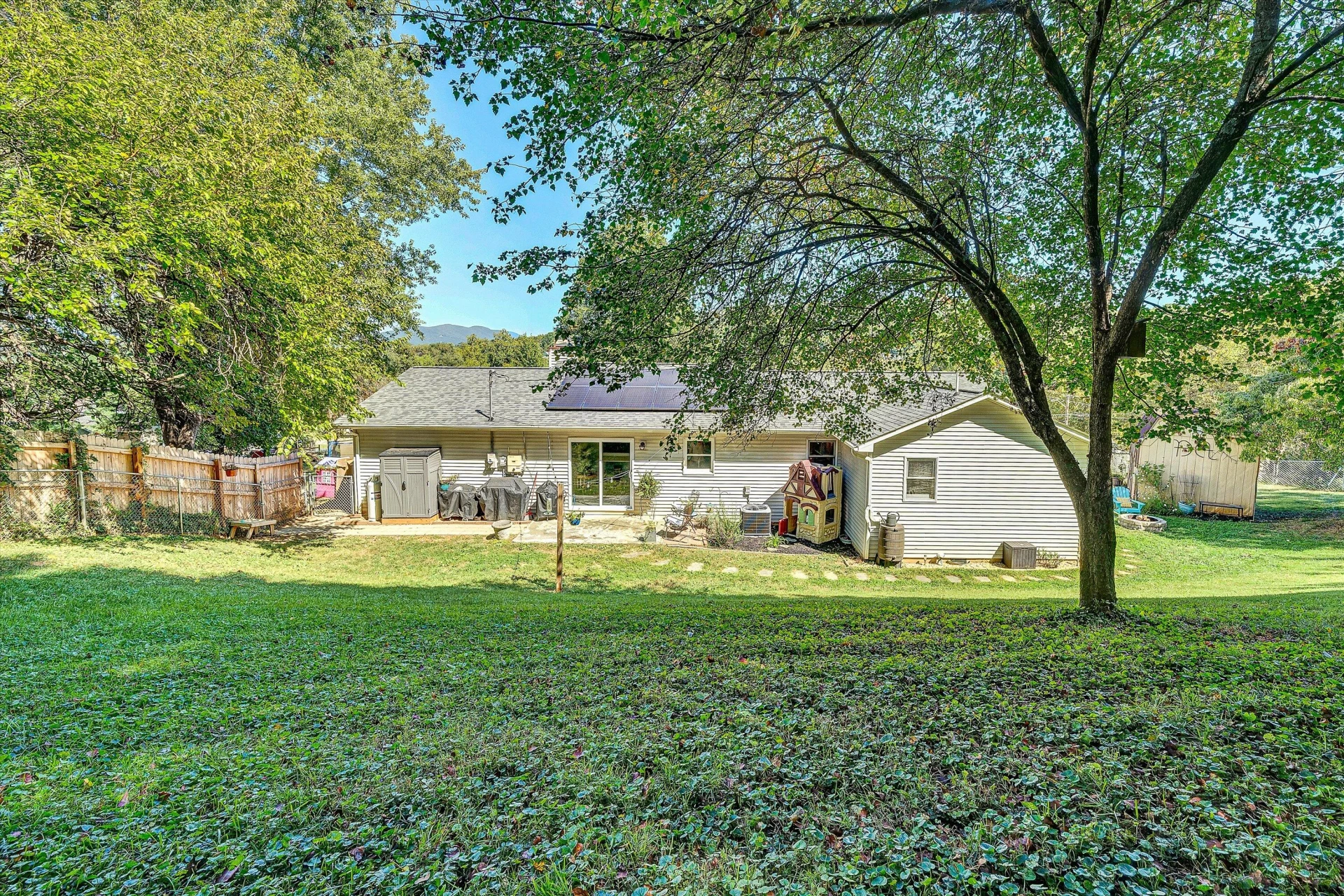 1925 Edgerton AVE - Photo 30