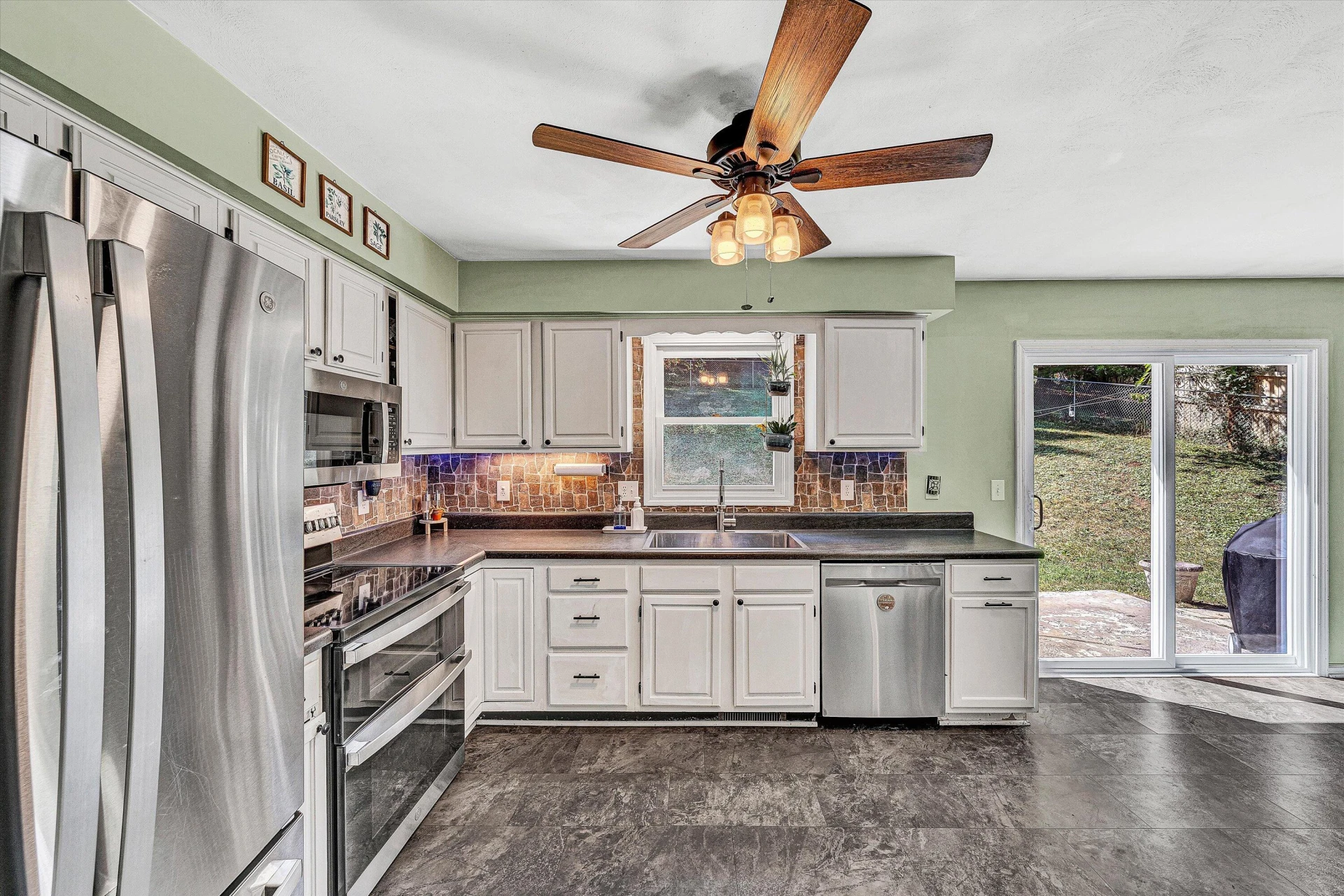 1925 Edgerton AVE - Photo 9