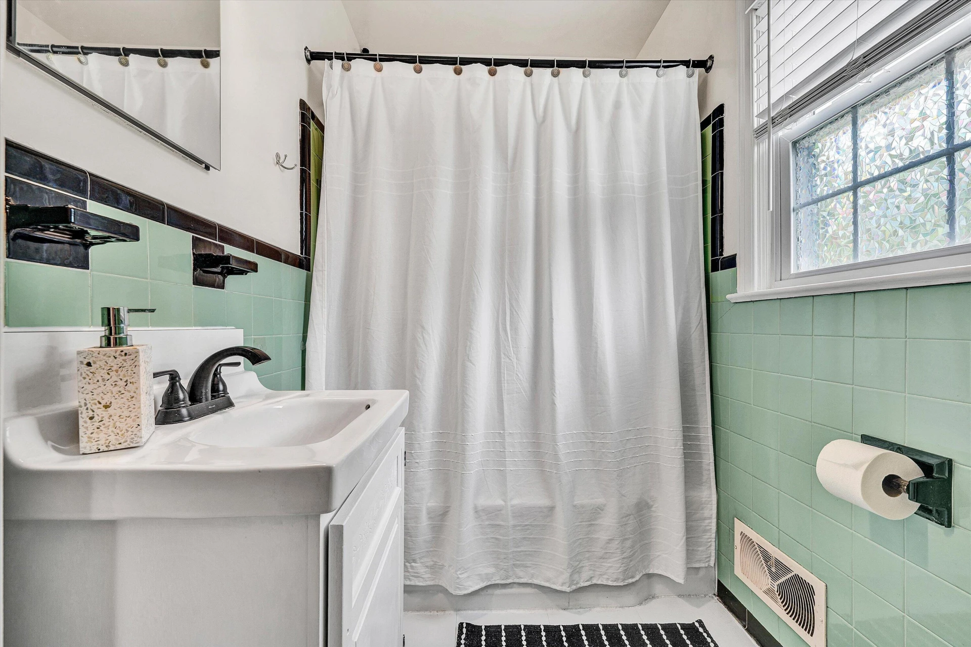 2809 Avenel AVE - Photo 27