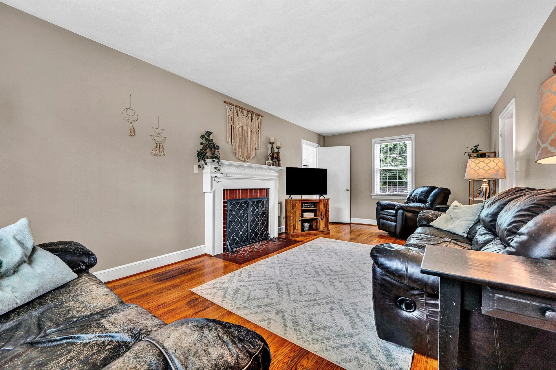 2809 Avenel AVE - Photo 9
