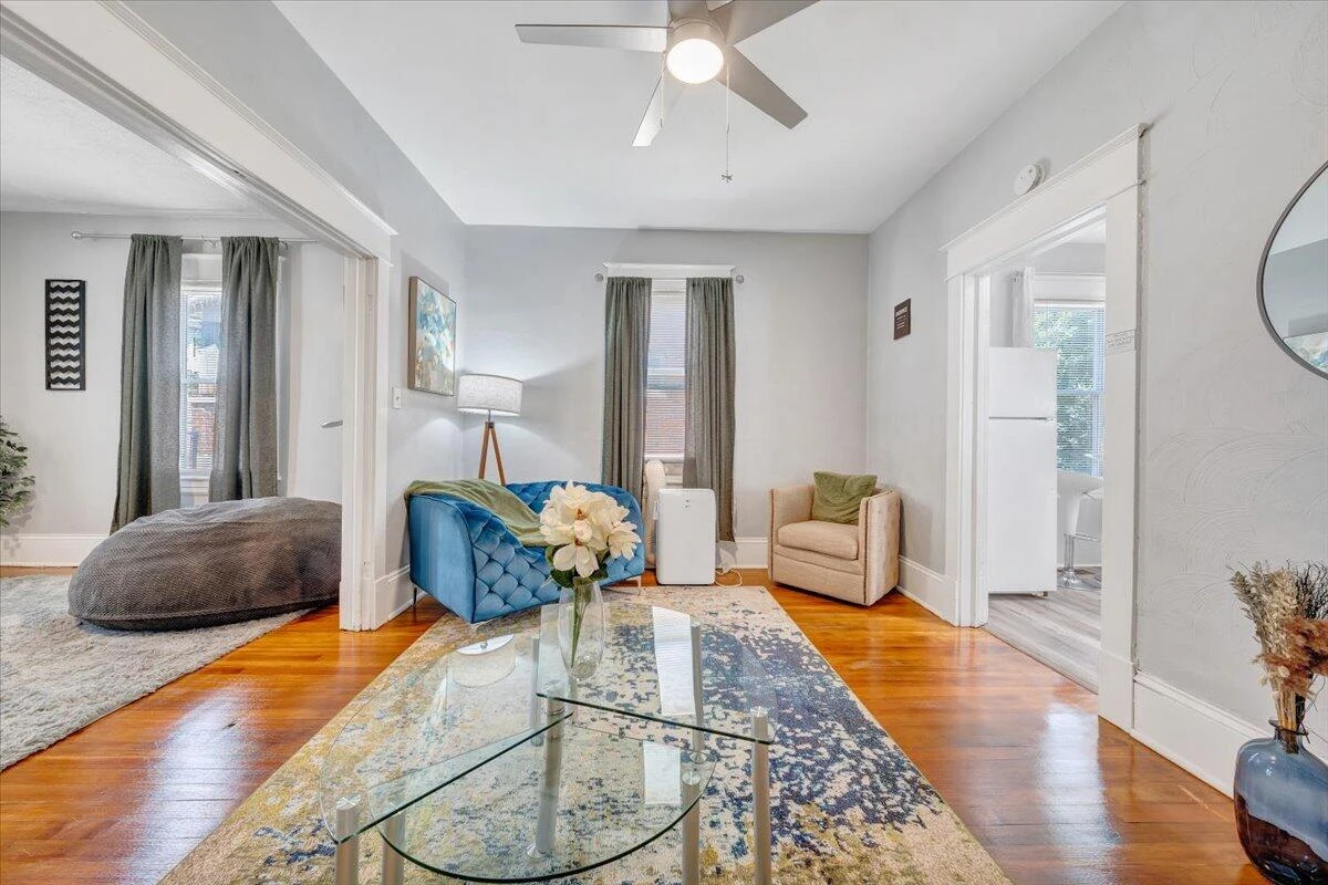 645 Montrose AVE - Photo 6