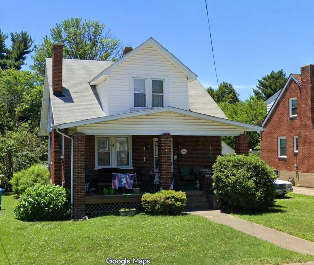 3138 Round Hill AVE