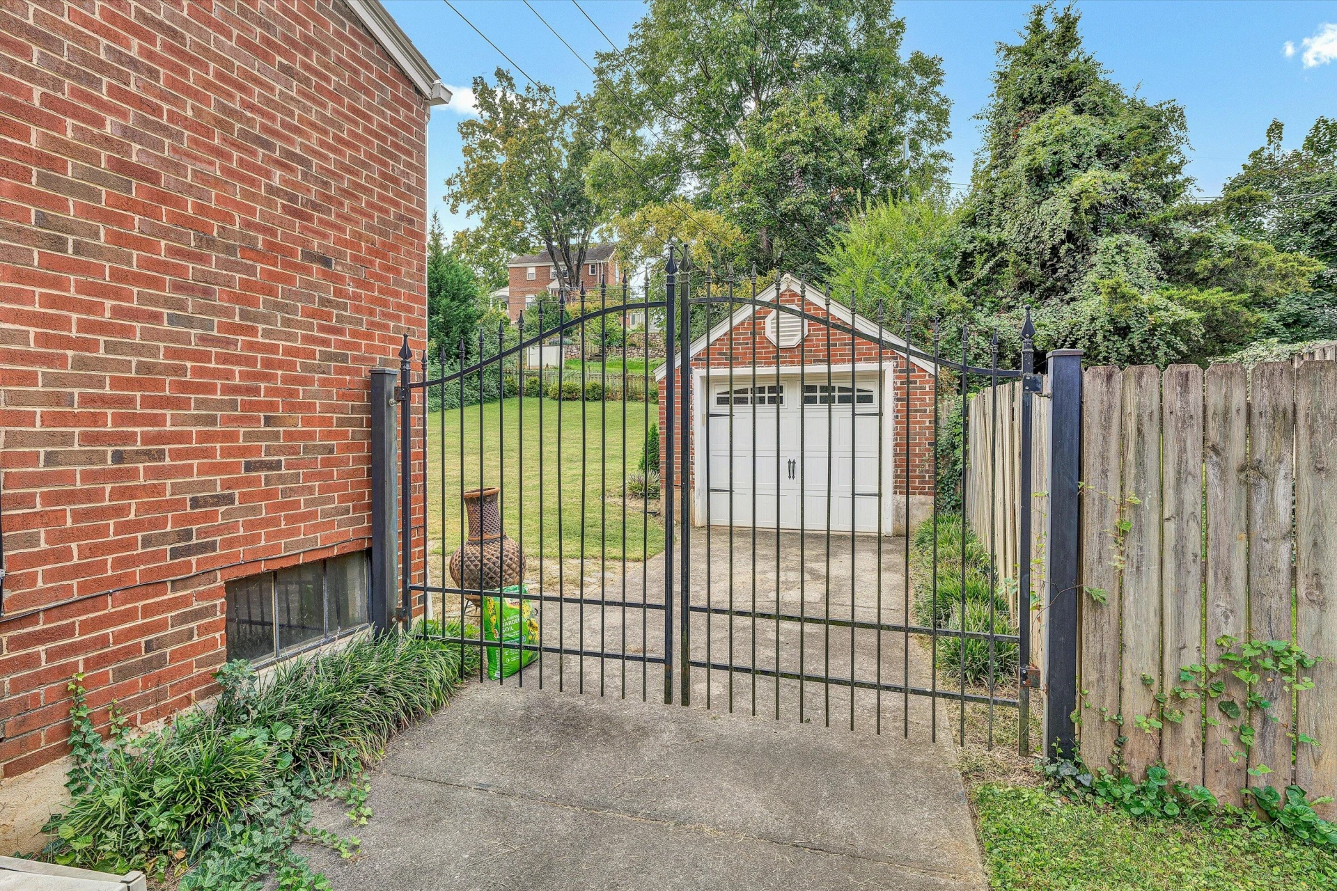 1656 Brandon AVE - Photo 33