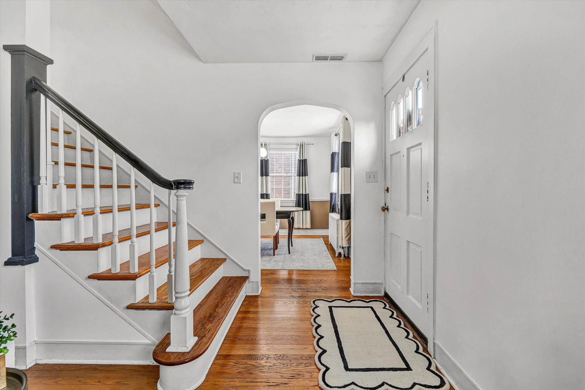 1656 Brandon AVE - Photo 4