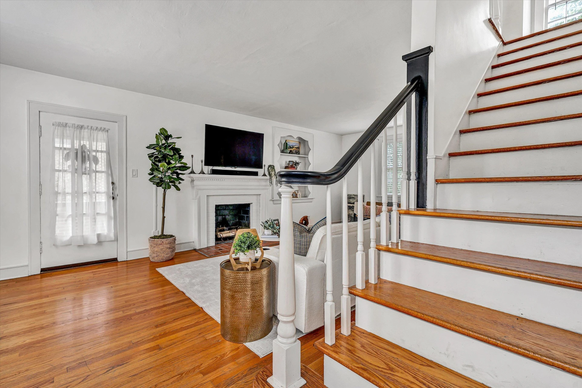 1656 Brandon AVE - Photo 5