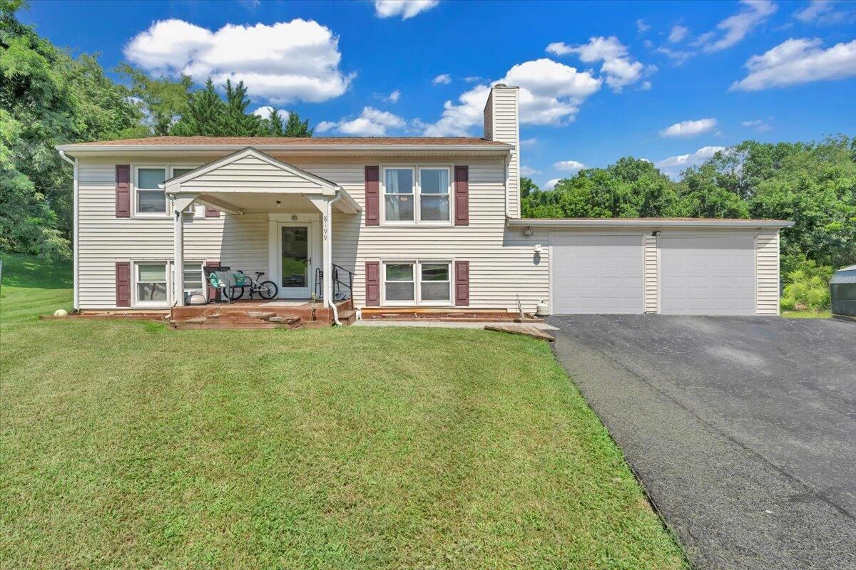 8199 Ashton LN