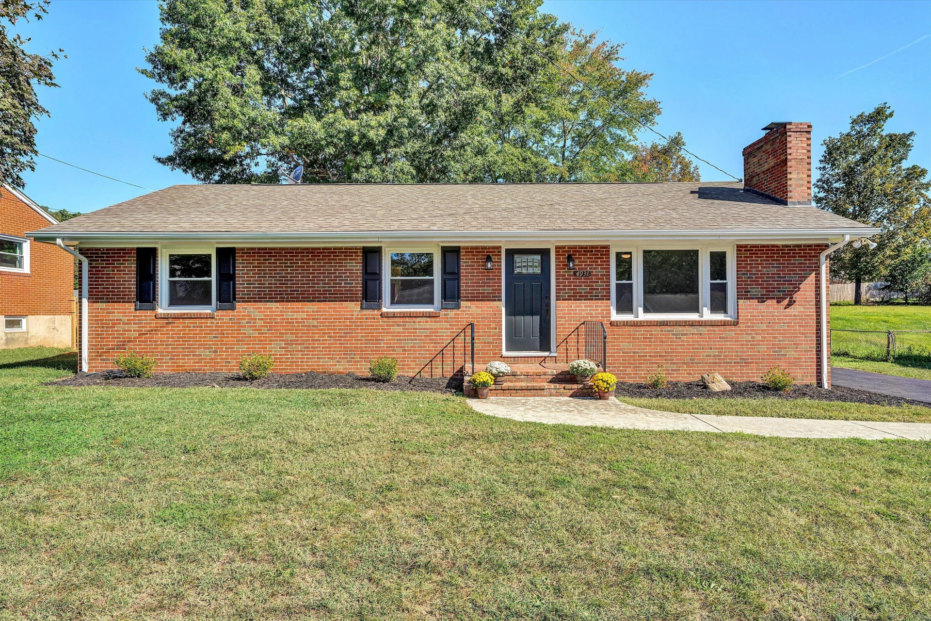 4931 Keithwood DR - Photo 5