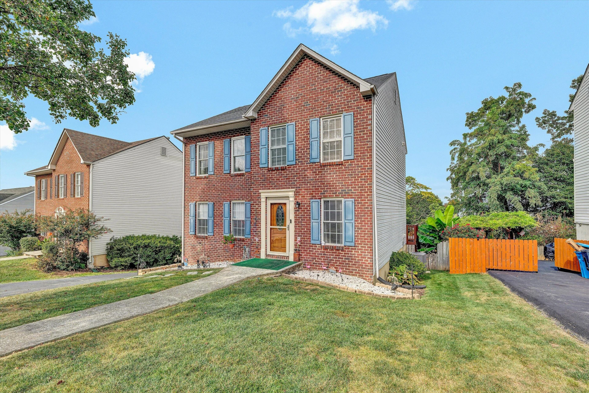 4964 Pine Glen RD - Photo 2