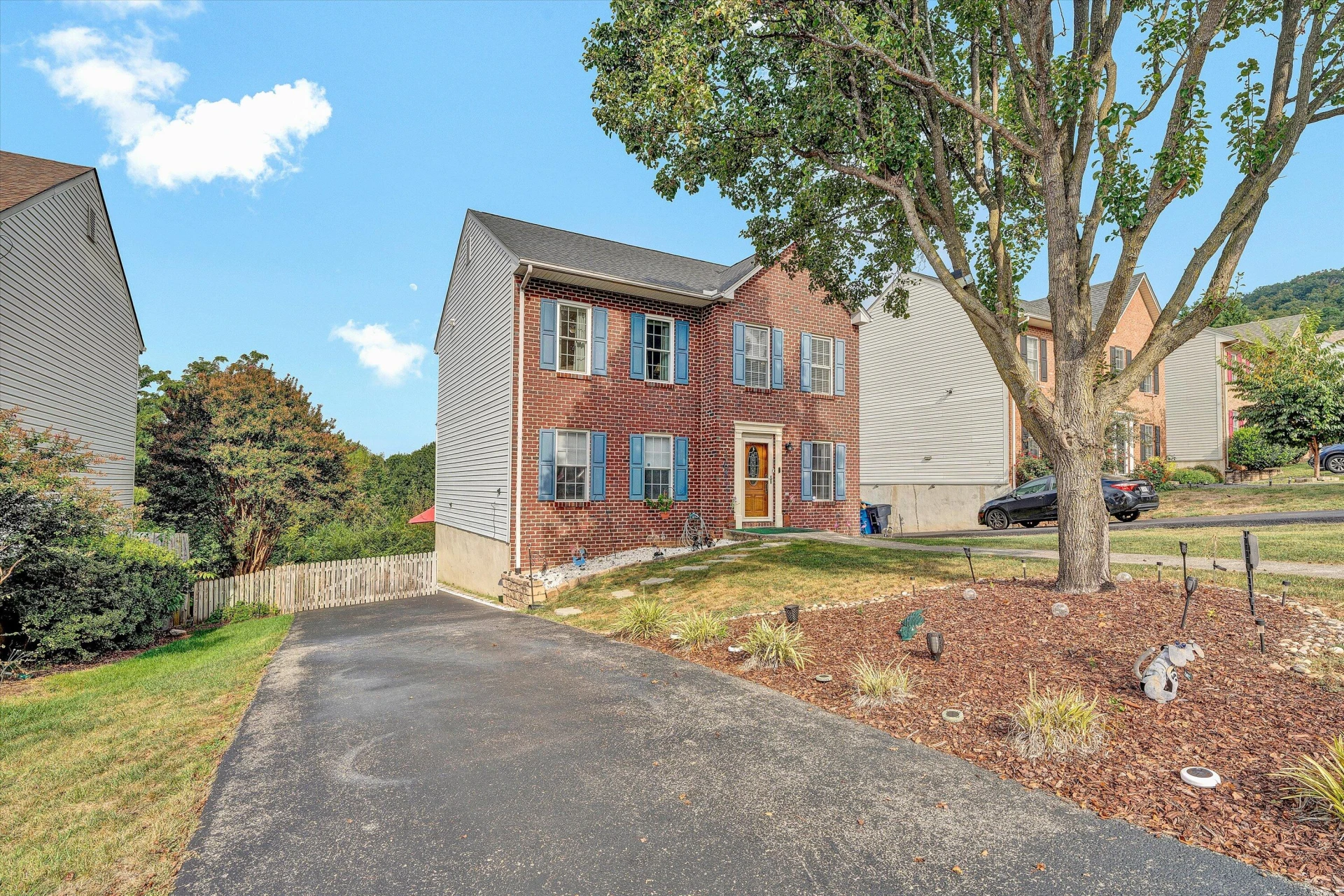 4964 Pine Glen RD - Photo 3