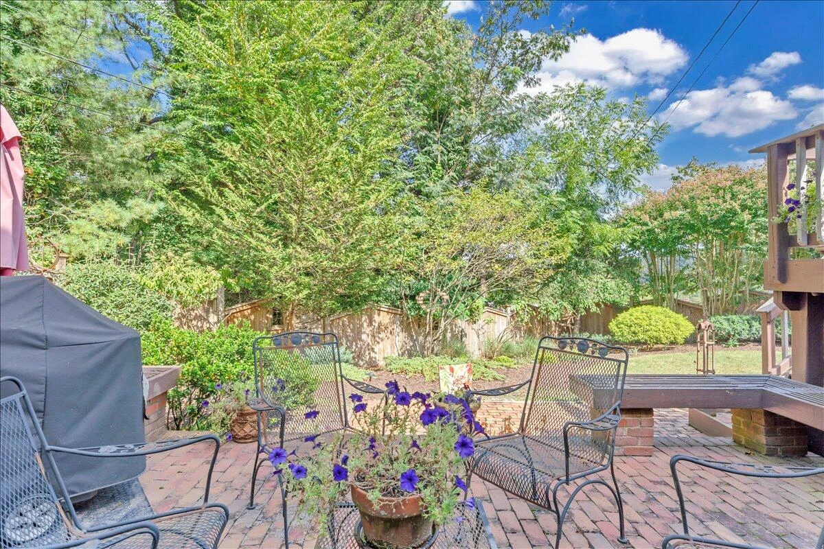 2581 Inglewood RD - Photo 9