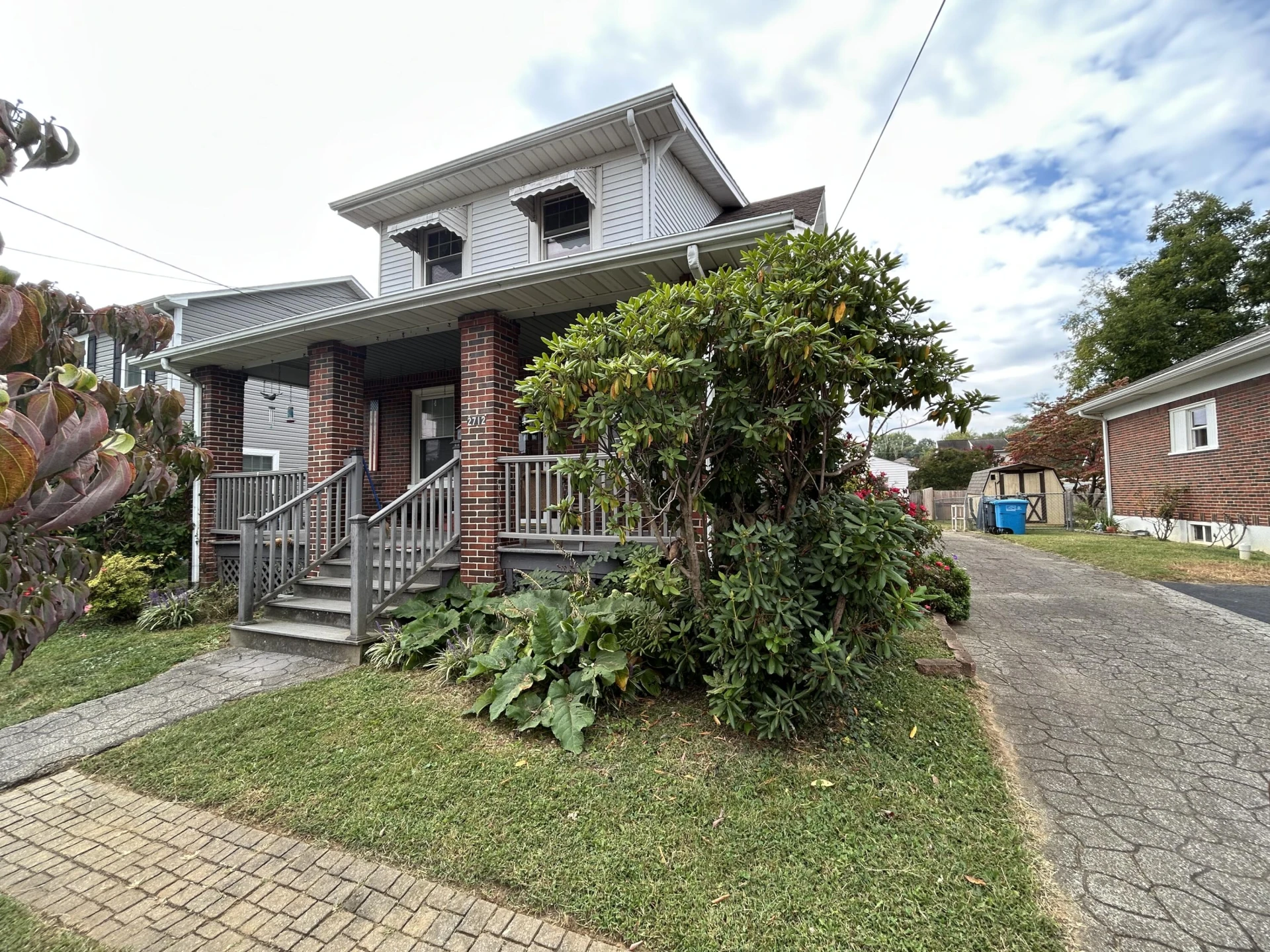 2712 Meadows ST - Photo 3