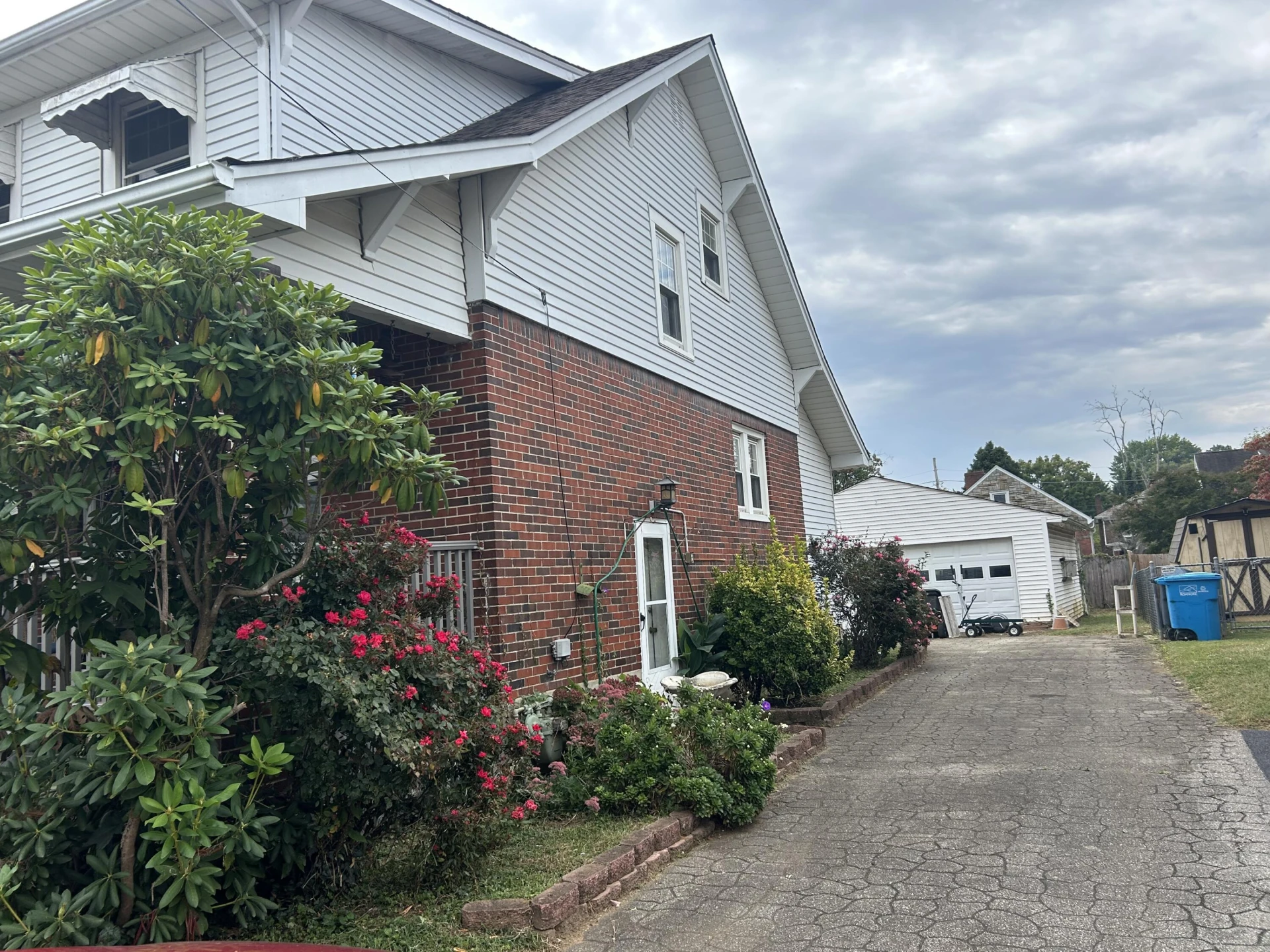 2712 Meadows ST - Photo 5