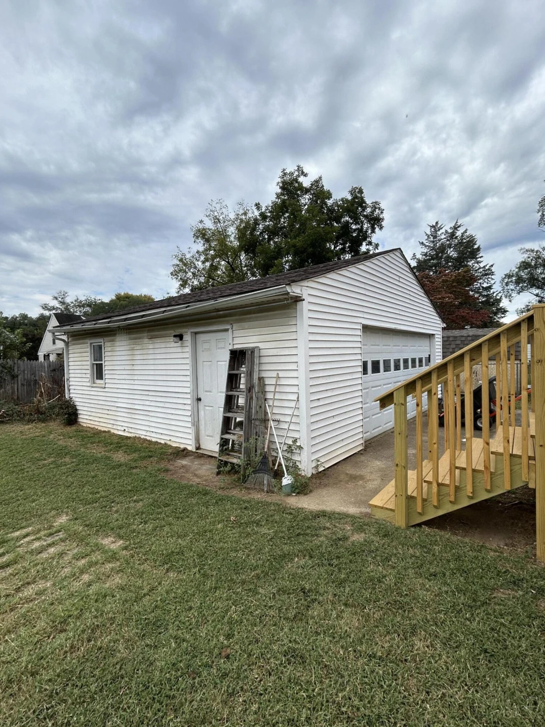 2712 Meadows ST - Photo 8