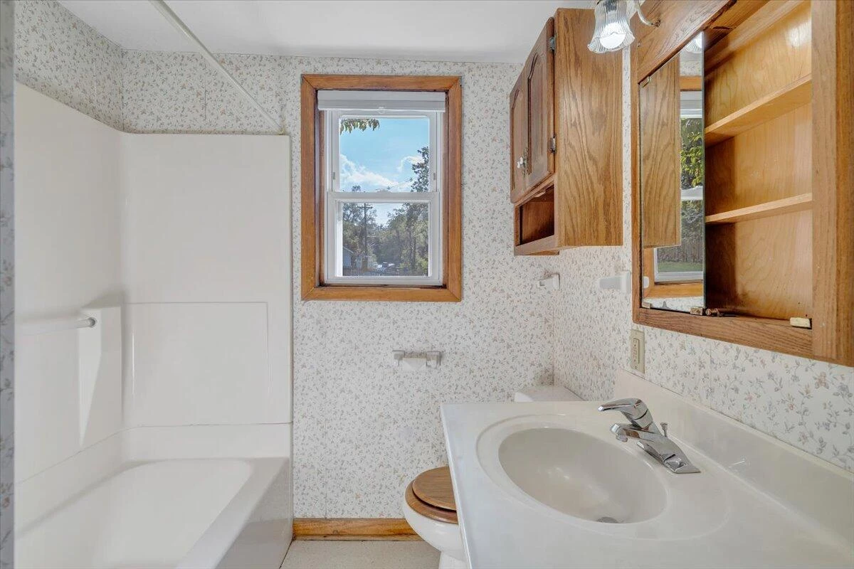 1494 Riverside DR - Photo 20