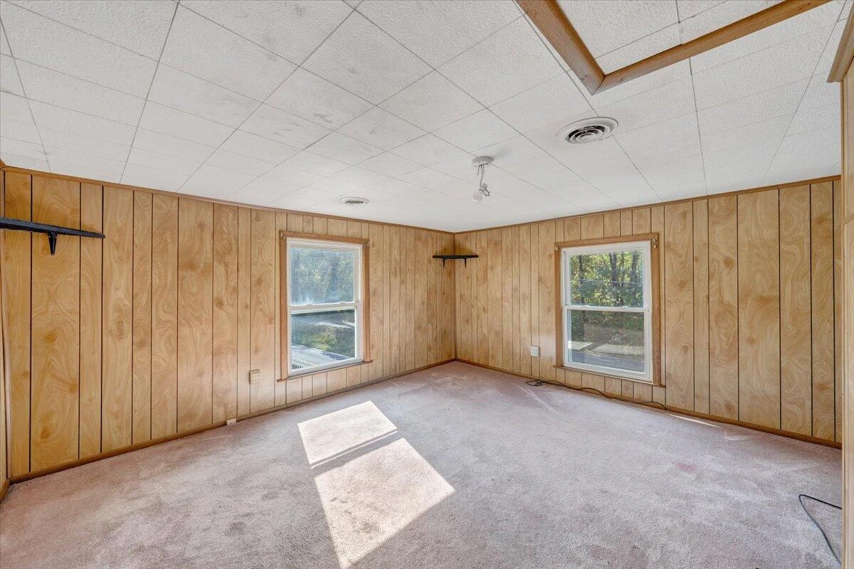 1494 Riverside DR - Photo 21