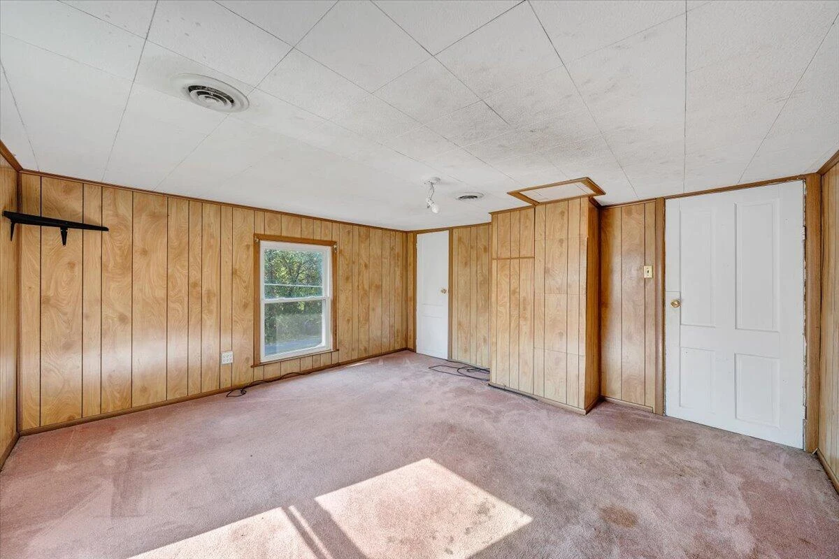 1494 Riverside DR - Photo 22