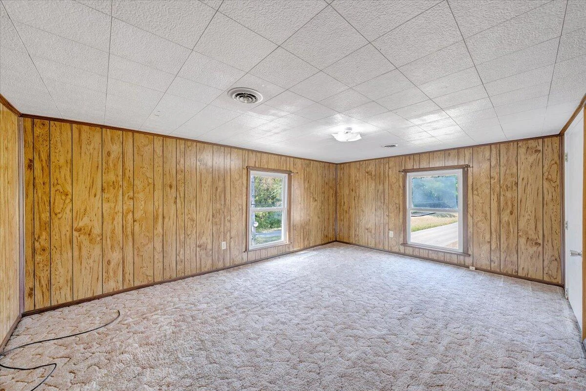 1494 Riverside DR - Photo 24