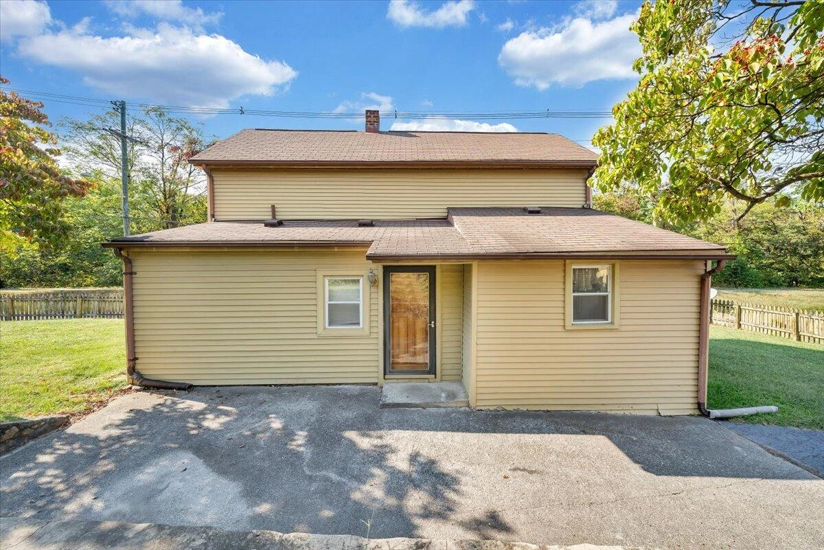 1494 Riverside DR - Photo 36