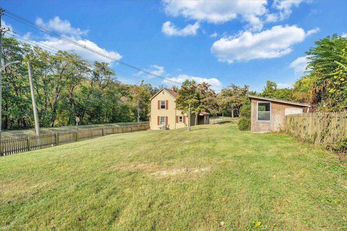 1494 Riverside DR - Photo 39