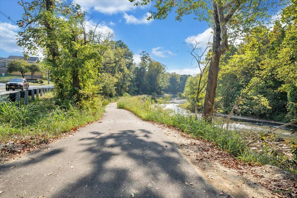 1494 Riverside DR - Photo 41