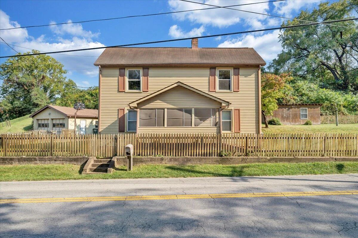 1494 Riverside DR - Photo 43