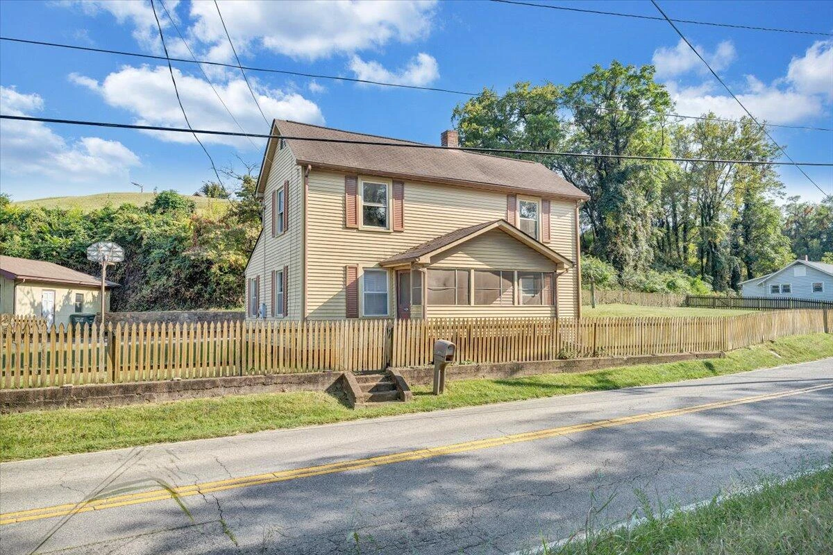 1494 Riverside DR - Photo 44