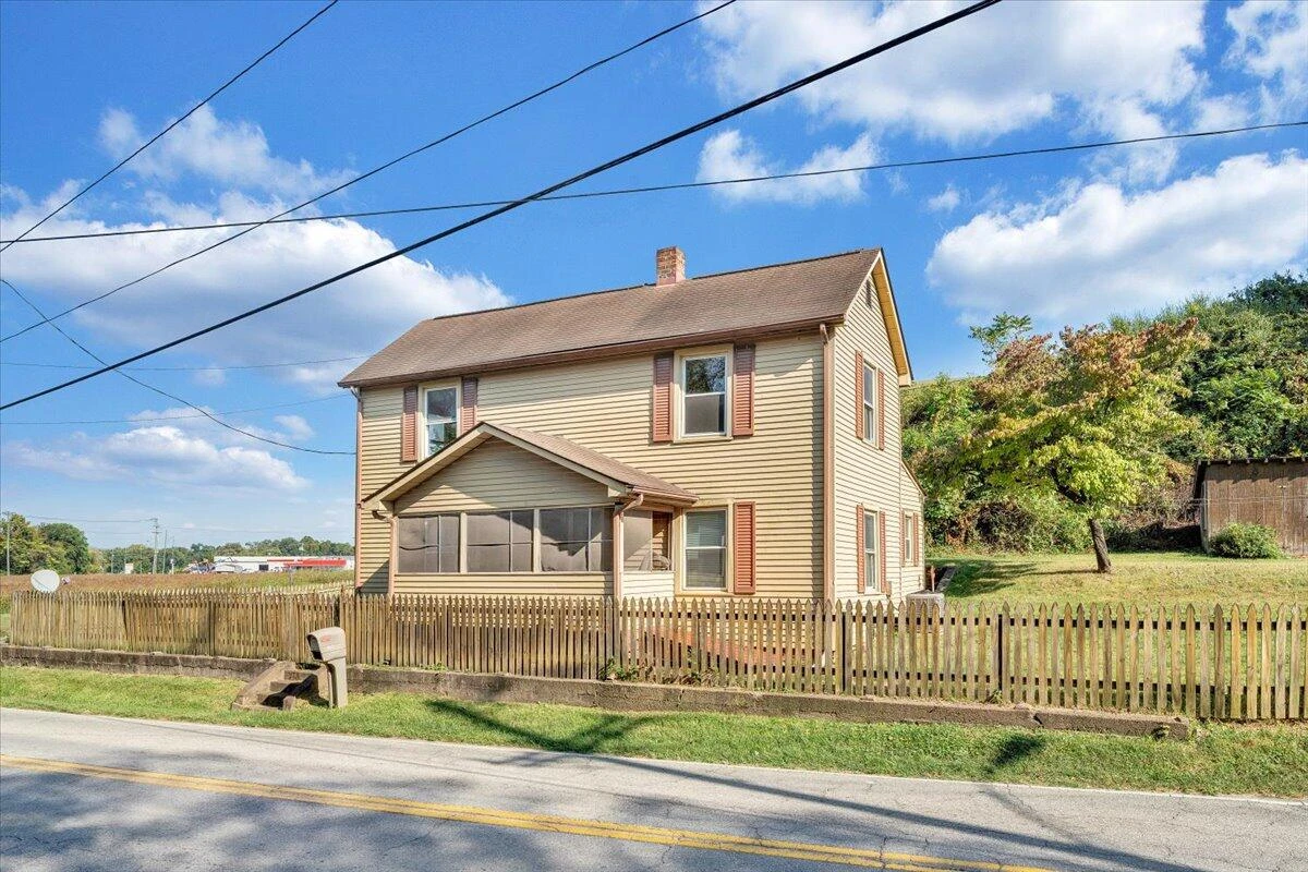 1494 Riverside DR - Photo 45