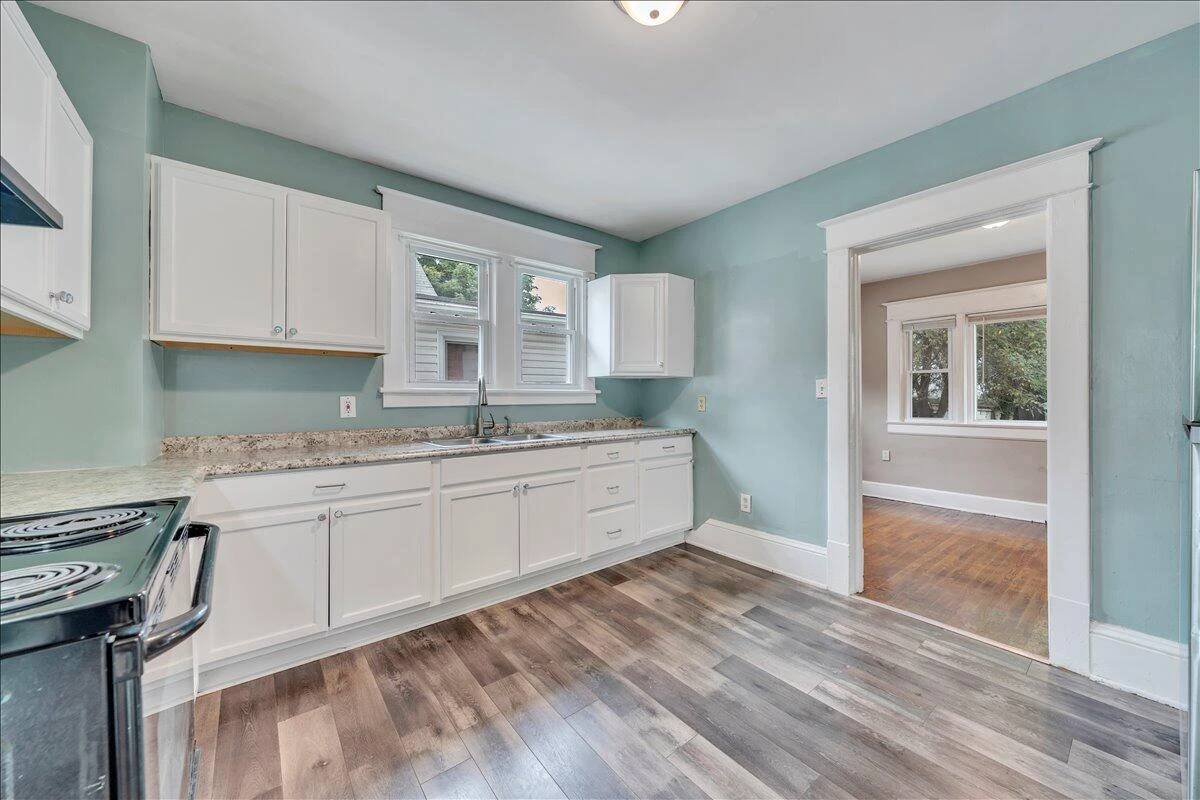 811 RUTHERFORD AVE - Photo 10