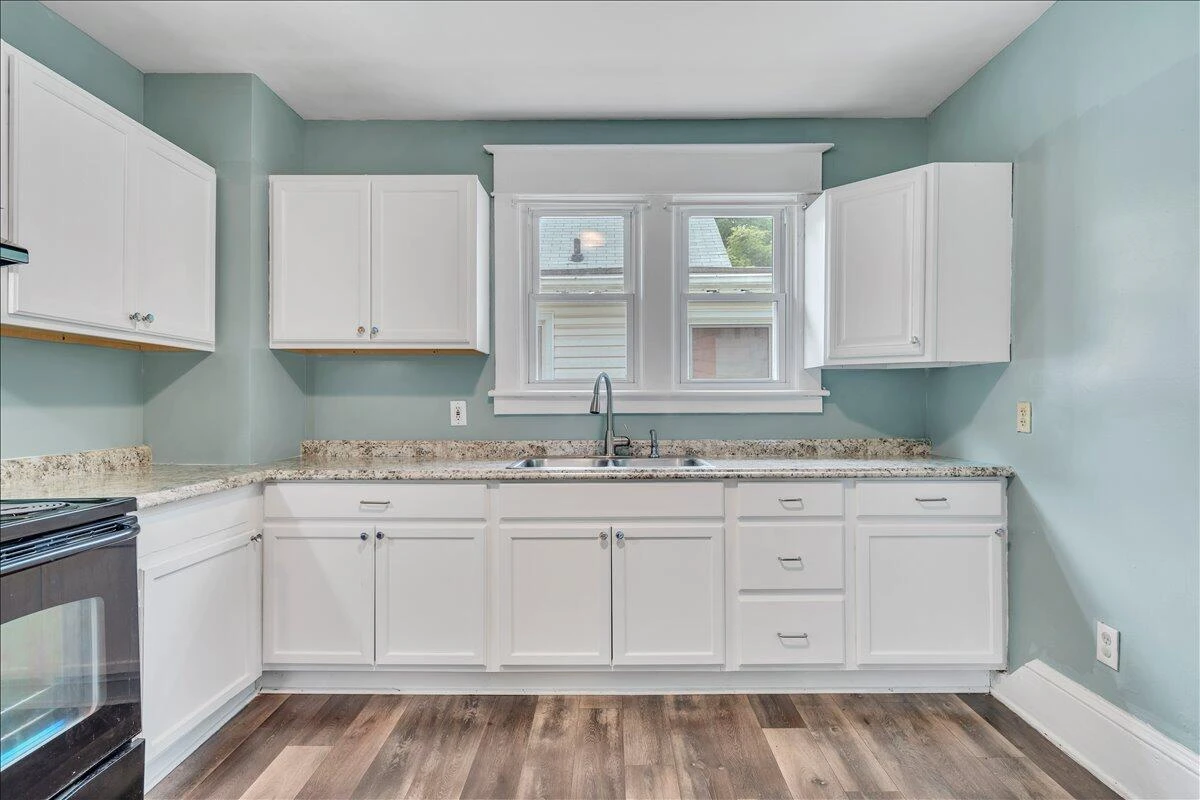 811 RUTHERFORD AVE - Photo 11