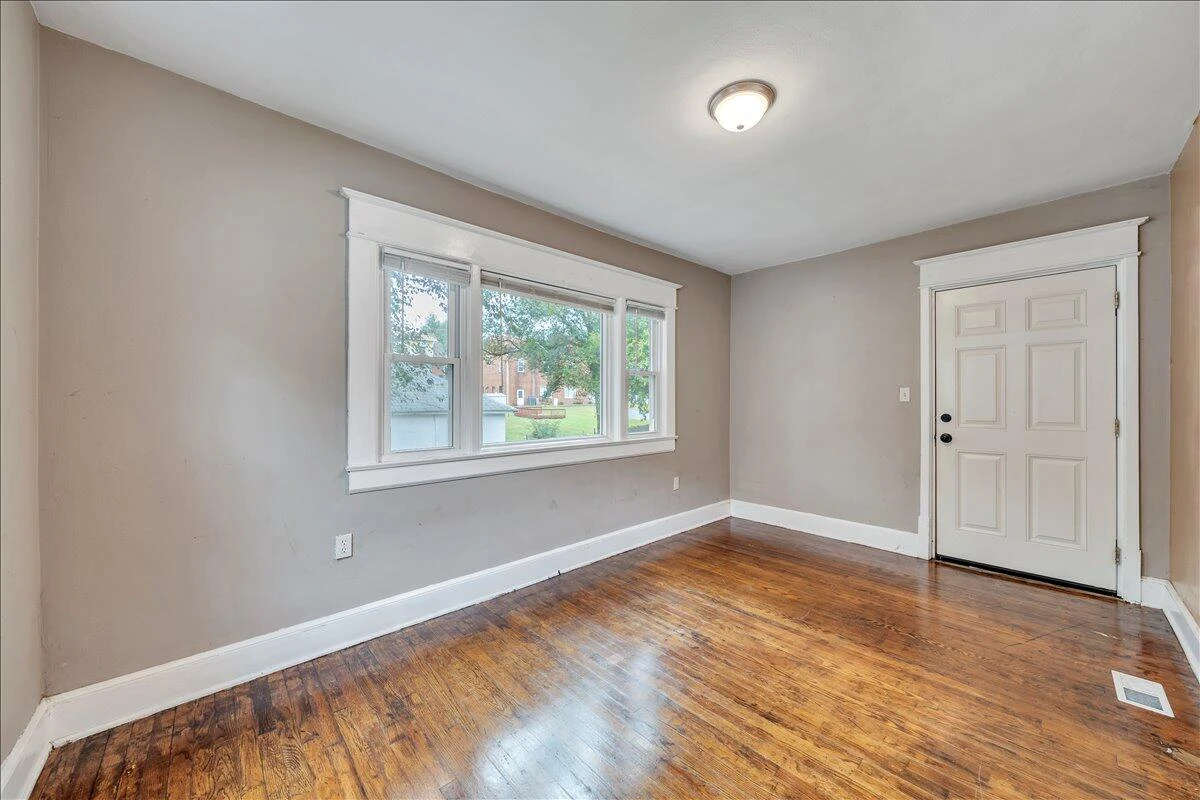 811 RUTHERFORD AVE - Photo 25