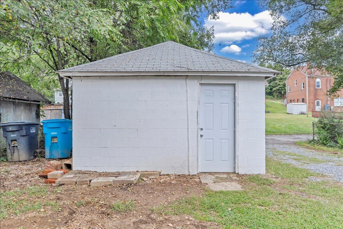 811 RUTHERFORD AVE - Photo 43
